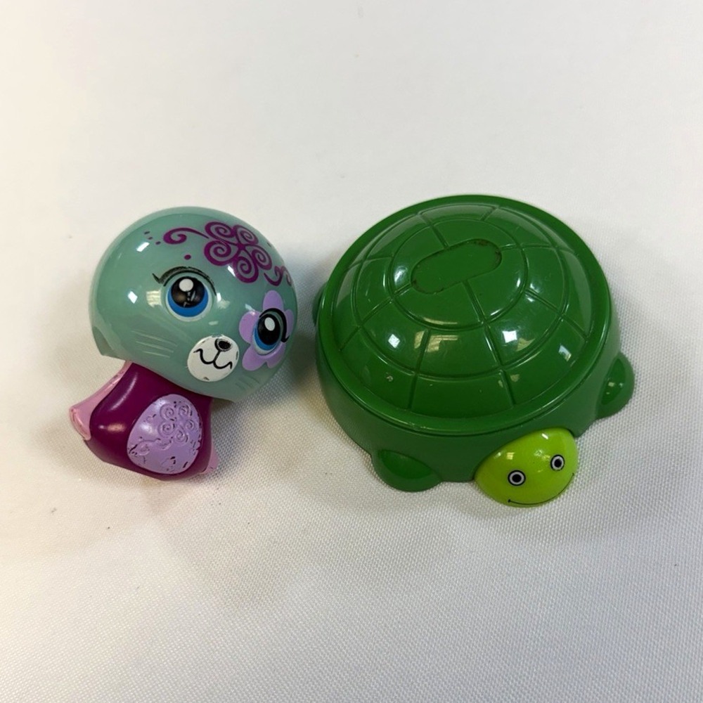 Spin Master Zoobles Clappers Seal 135 & Little Tikes Burger King Turtle Toy Lot